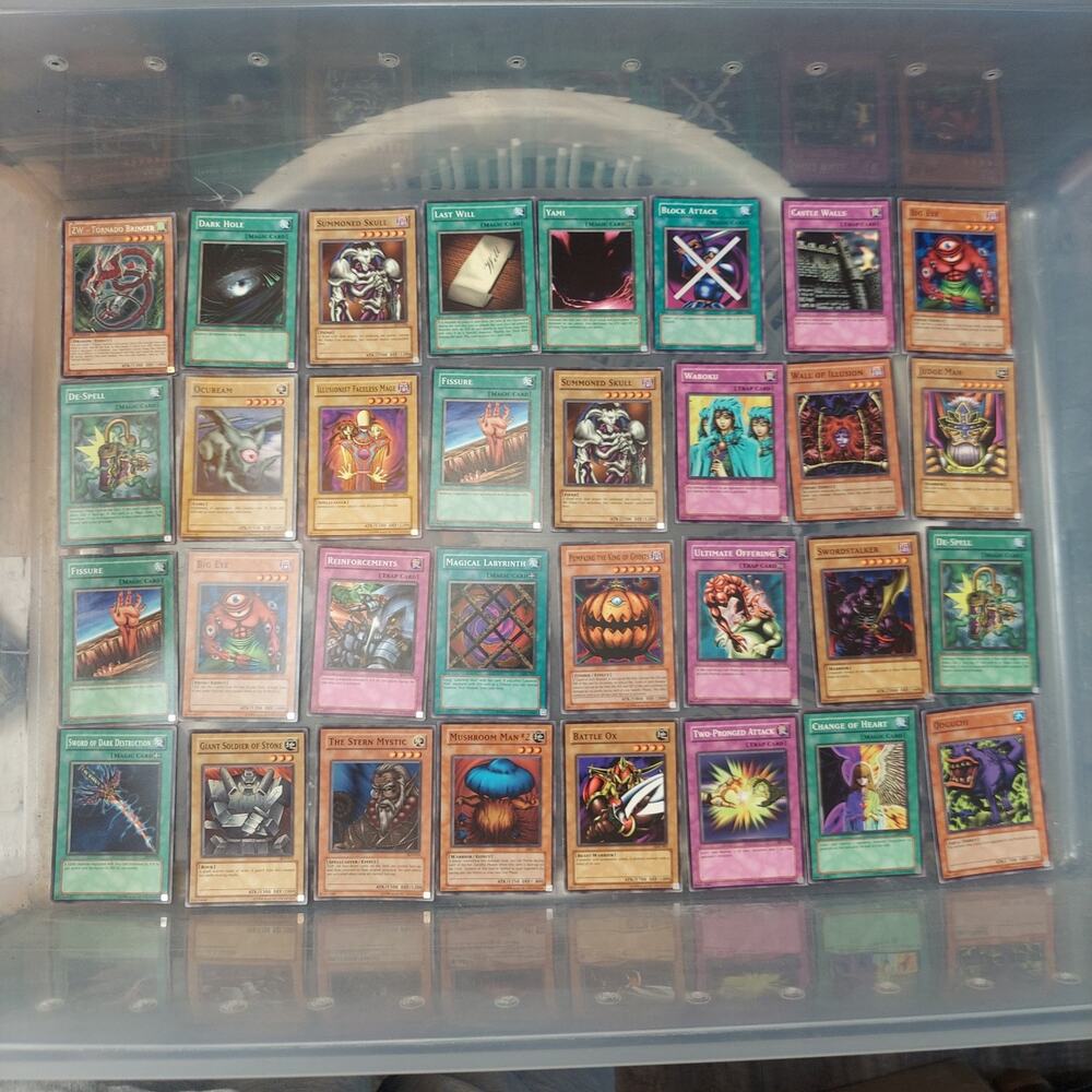 Vintage Early Edition Yugioh Mixed Bundle 32 Count